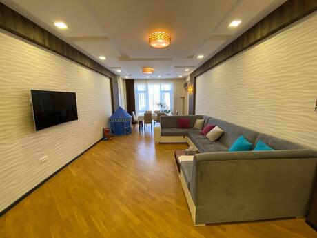 Elan №6094959 - Bakı, Gənclik m., 3 otaqlı, 156 m², 18/20 mərtəbə