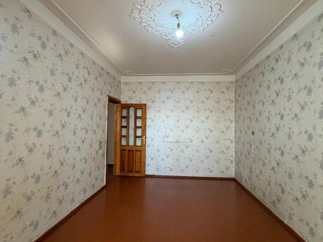 4 otaqlı köhnə tikili - Bakıxanov q. - 100 m²