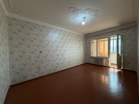 4 otaqlı köhnə tikili - Bakıxanov q. - 100 m²