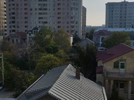 3 otaqlı köhnə tikili - Bakıxanov q. - 75 m²