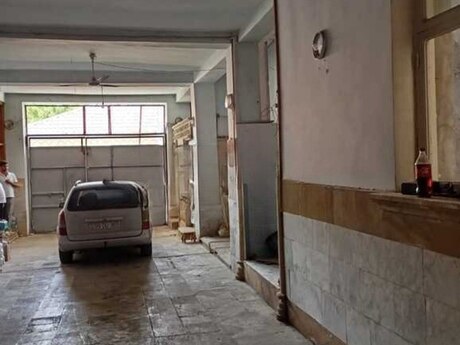 7 otaqlı həyət evi/bağ evi - Gənclik m. - 200 m²