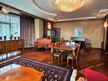 4 otaqlı yeni tikili - 28 May m. - 220 m²