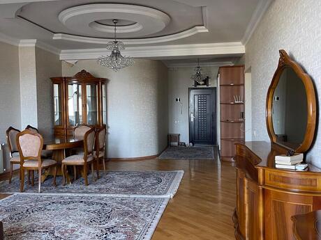 3-комн. новостройка - м. Низами - 130 м²