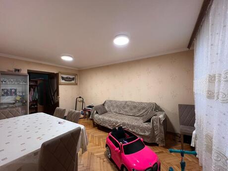 3 otaqlı köhnə tikili - İnşaatçılar m. - 75 m²
