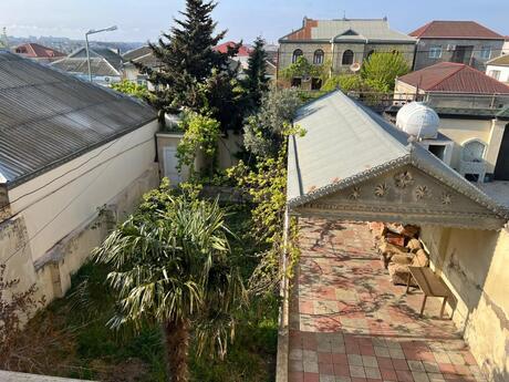 5 otaqlı həyət evi/bağ evi - Qaraçuxur q. - 139.5 m²