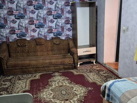 4 otaqlı həyət evi/bağ evi - Keşlə q. - 100 m²