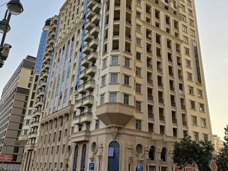 4 otaqlı yeni tikili - 28 May m. - 206 m²