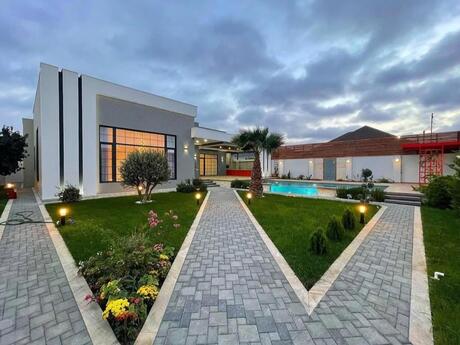 4 otaqlı həyət evi/bağ evi - Şüvəlan q. - 200 m²