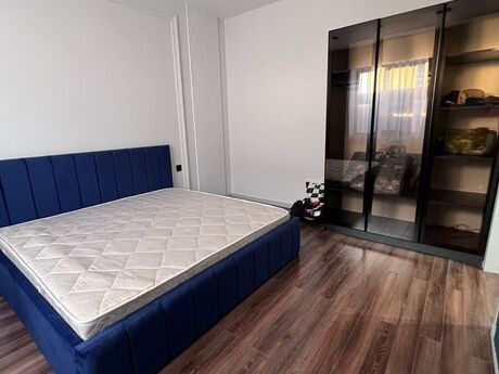 4 otaqlı həyət evi/bağ evi - Şüvəlan q. - 200 m²