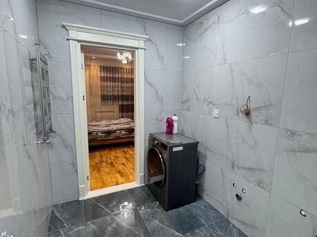 4 otaqlı yeni tikili - Yeni Günəşli q. - 130 m²