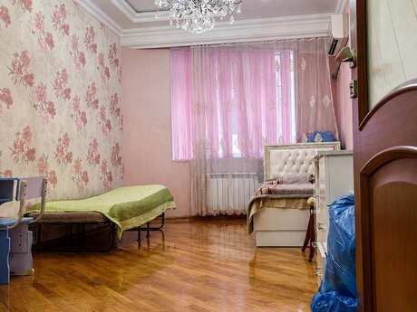 4 otaqlı yeni tikili - İnşaatçılar m. - 160 m²
