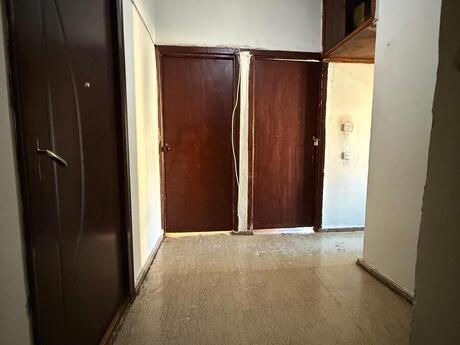3 otaqlı köhnə tikili - Yeni Günəşli q. - 80 m²