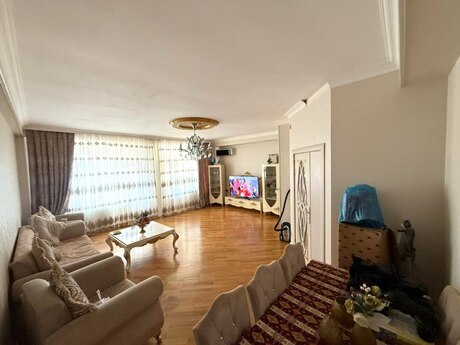 4 otaqlı yeni tikili - İnşaatçılar m. - 135 m²