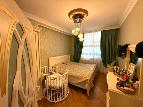 4 otaqlı yeni tikili - İnşaatçılar m. - 135 m²