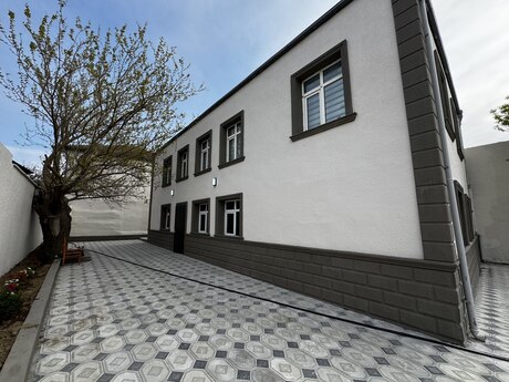 4 otaqlı həyət evi/bağ evi - Novxanı q. - 220 m²