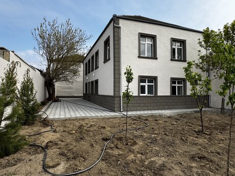 4 otaqlı həyət evi/bağ evi - Novxanı q. - 220 m²