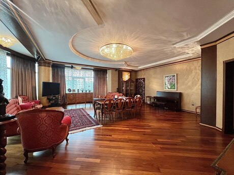 4 otaqlı yeni tikili - 28 May m. - 220 m²
