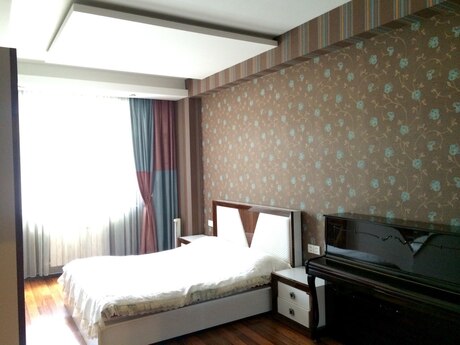 4 otaqlı yeni tikili - 8 Noyabr m. - 117 m²