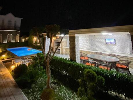 5 otaqlı həyət evi/bağ evi - Mərdəkan q. - 300 m²