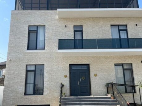 6 otaqlı həyət evi/bağ evi - Səbail r. - 400 m²