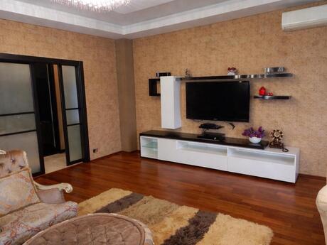 6-комн. дом/дача - пос. Новханы - 280 м²