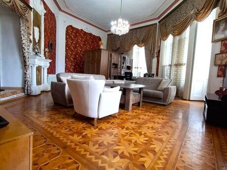 2 otaqlı köhnə tikili - 28 May m. - 80 m²