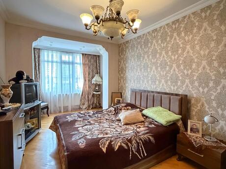 3 otaqlı köhnə tikili - Bakıxanov q. - 80 m²