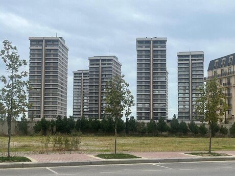 4 otaqlı yeni tikili - Ağ şəhər q. - 195 m²