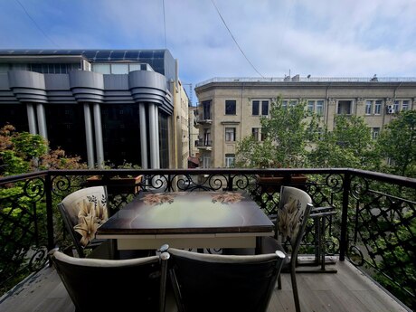3 otaqlı köhnə tikili - Sahil m. - 80 m²