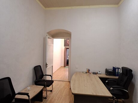 2-комн. офис - м. 28 мая - 50 м²