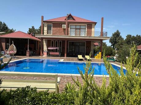 5 otaqlı həyət evi/bağ evi - Şüvəlan q. - 320 m²