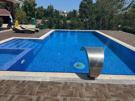 5 otaqlı həyət evi/bağ evi - Şüvəlan q. - 320 m²