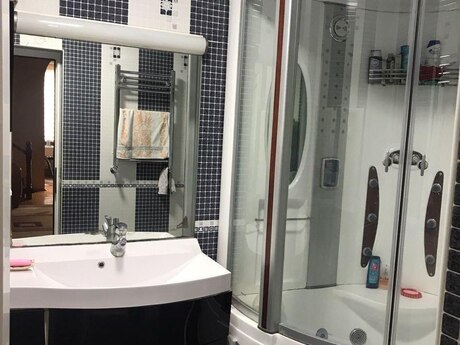 4 otaqlı köhnə tikili - Əhmədli q. - 154 m²