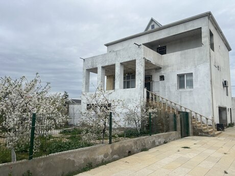 7 otaqlı həyət evi/bağ evi - Türkan q. - 350 m²
