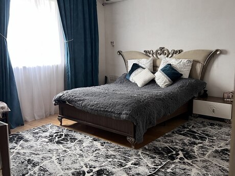 7 otaqlı həyət evi/bağ evi - Türkan q. - 350 m²