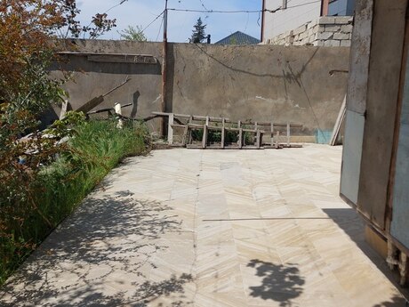 3 otaqlı həyət evi/bağ evi - Şüvəlan q. - 75 m²