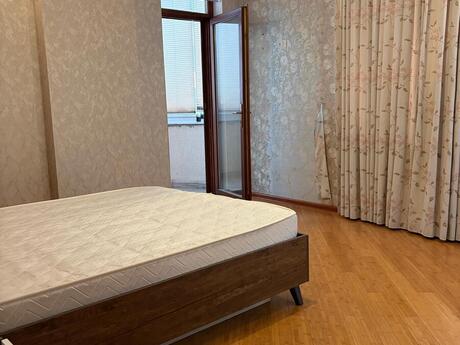 3 otaqlı yeni tikili - Elmlər Akademiyası m. - 130 m²