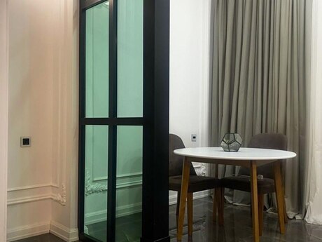 3 otaqlı köhnə tikili - İçəri Şəhər m. - 100 m²