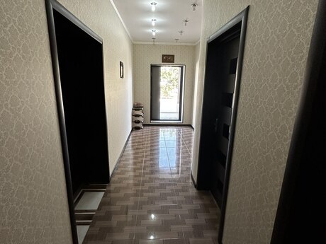 6 otaqlı həyət evi/bağ evi - Şüvəlan q. - 250 m²