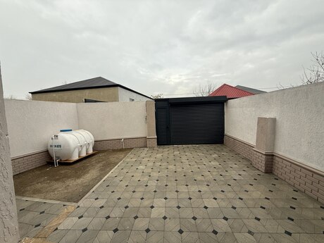 4 otaqlı həyət evi/bağ evi - Binə q. - 140 m²