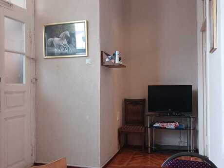 2 otaqlı köhnə tikili - 28 May m. - 65 m²