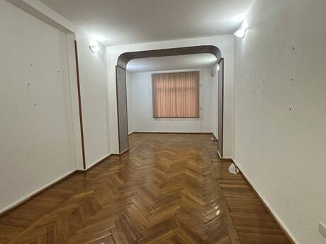 3 otaqlı köhnə tikili - Sahil m. - 100 m²