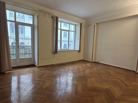 3 otaqlı köhnə tikili - Sahil m. - 100 m²