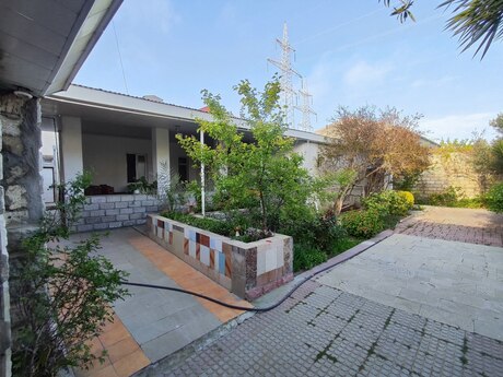 3 otaqlı həyət evi/bağ evi - Şüvəlan q. - 200 m²
