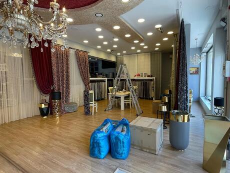 Obyekt - 8 Noyabr m. - 338 m²