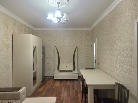 2 otaqlı köhnə tikili - Memar Əcəmi m. - 35 m²