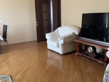 3-комн. новостройка - м. Элмляр Академиясы - 105 м²