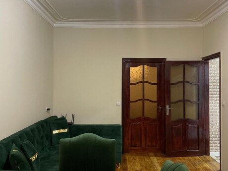 2 otaqlı köhnə tikili - Memar Əcəmi m. - 55 m²