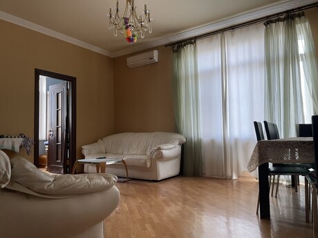 3-комн. новостройка - м. Элмляр Академиясы - 105 м²