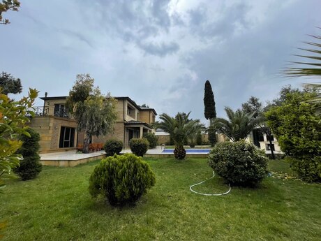 5 otaqlı həyət evi/bağ evi - Şüvəlan q. - 180 m²